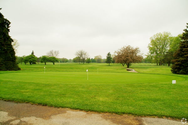 Southmoor Golf Club Bar & Grill - Real Estate Listing Photo (newer photo)